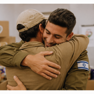 לצידם